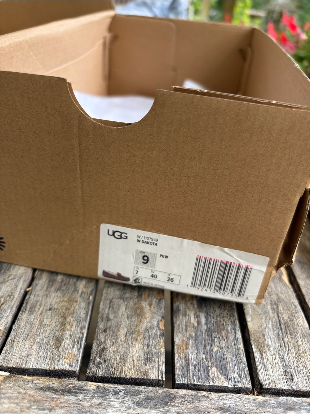 NIB UGG Women’s Dakota Moccasin Slipper - Picture 5 of 7
